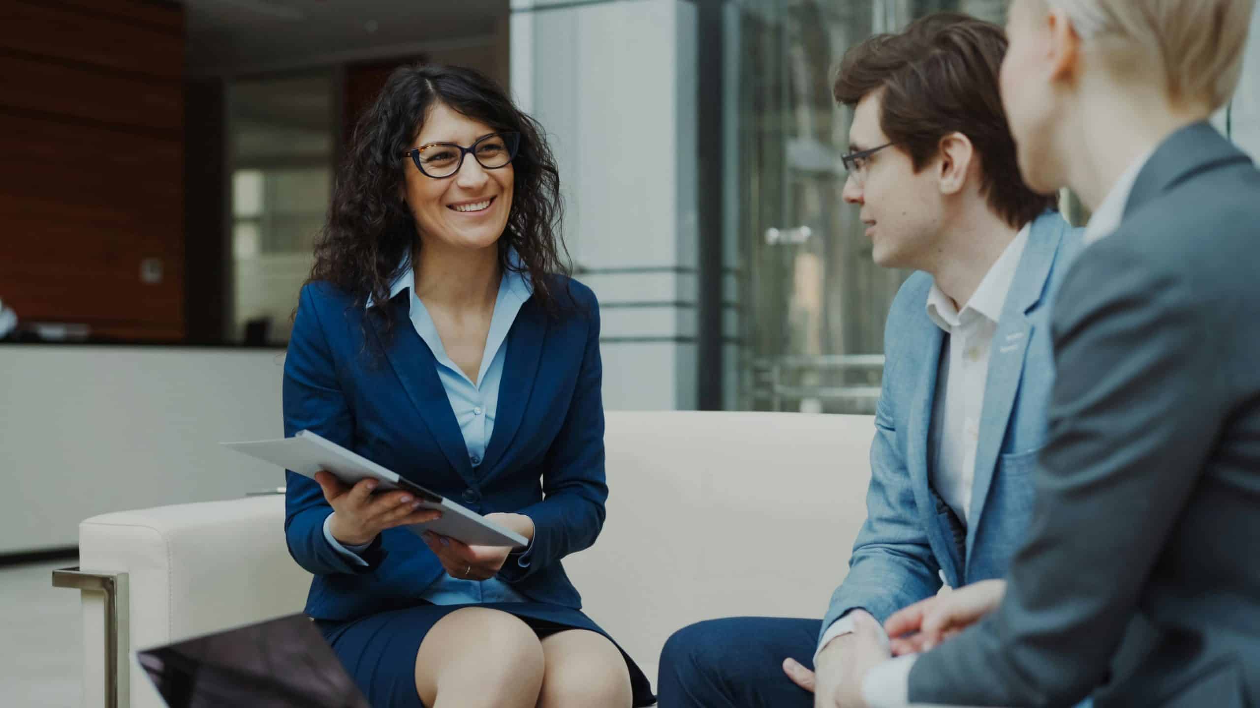 Comment s'entraîner aux conversations difficiles au travail avec Coachello AI